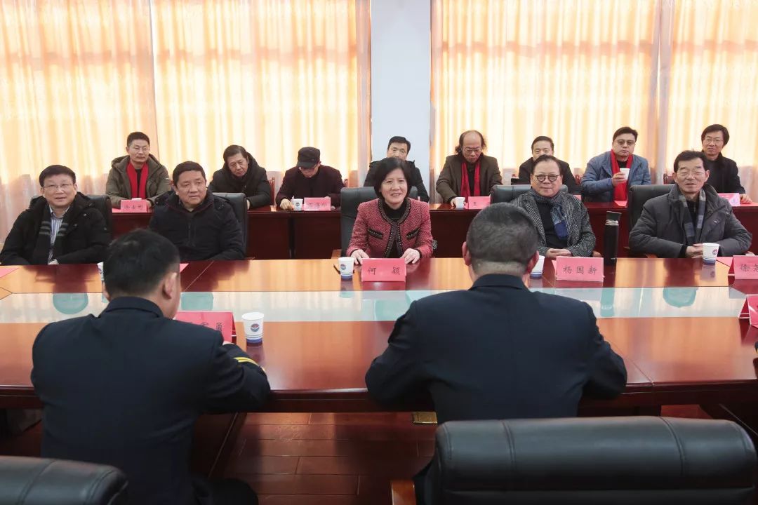 2020年“我们的中国梦”—文化进万家暨送“文化年货”系列活动|省文联文艺志愿服务书画小分队走进军营(图4) 2020年“我们的中国梦”—文化进万家暨送“文化年货”系列活动|省文联文艺志愿服务书画小分队走进军营(图4)