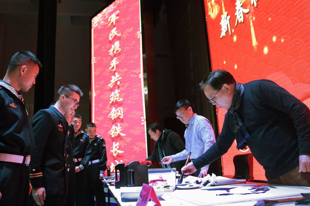 2020年“我们的中国梦”—文化进万家暨送“文化年货”系列活动|省文联文艺志愿服务书画小分队走进军营(图7) 2020年“我们的中国梦”—文化进万家暨送“文化年货”系列活动|省文联文艺志愿服务书画小分队走进军营(图7)
