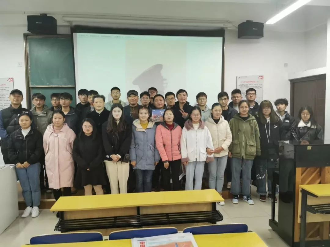 微信图片_20191201171945.jpg 文艺名家进高校--省文联文艺小分队走进池州学院(图16)
