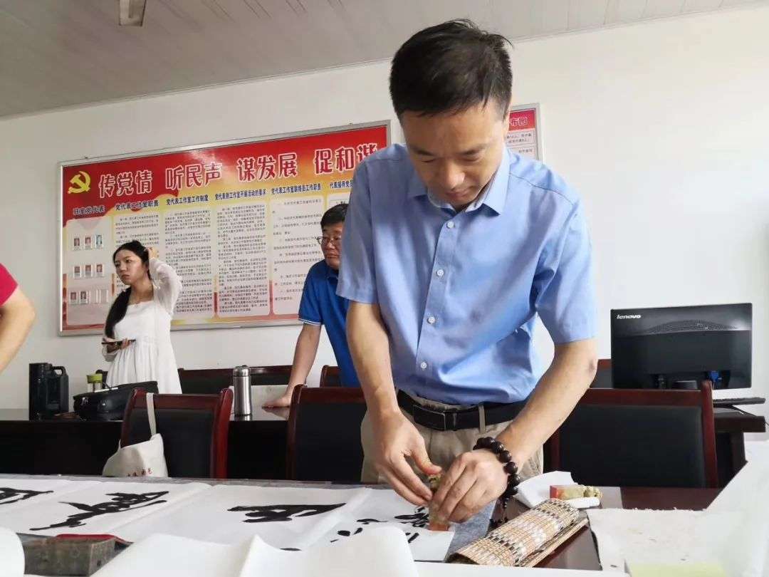 “艺"路同心 翰墨寄情 | 省暨合肥市书协慰问抗洪官兵(图7)