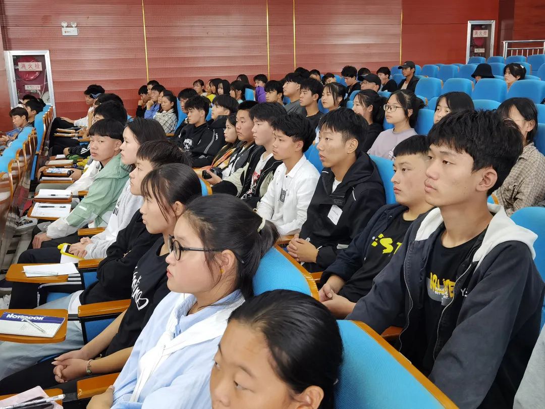 艺路同心丨“庆丰收 迎小康 —— 到人民中去” 省文联文艺志愿服务活动走进临泉杨桥(图16) 艺路同心丨“庆丰收 迎小康 —— 到人民中去” 省文联文艺志愿服务活动走进临泉杨桥(图16)