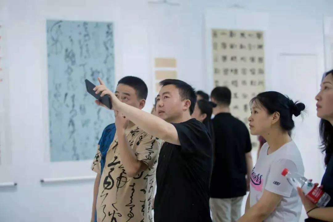 “青春同心 永跟党走”迈博myball青年书法篆刻作品展在合肥开幕(图3)