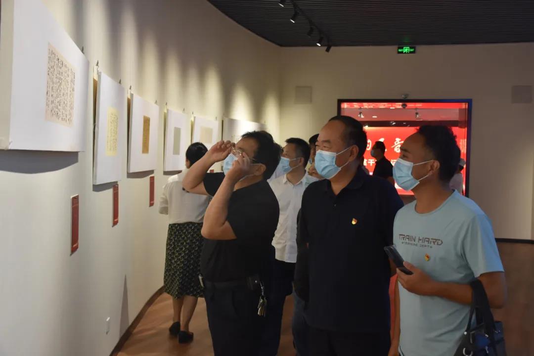 “小康路上的足音” 迈博myball百名书家书写扶贫干部日记作品展移师阜阳巡展(图12)