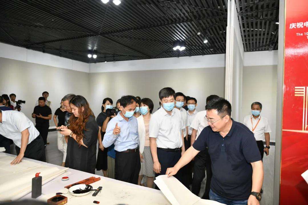 畅享文化盛宴 传承百年薪火——“文化名家进高校”暨“非遗进校园”走进安徽财经大学(图9)