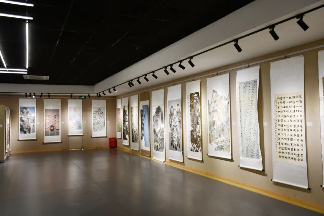 “巾帼心向党 喜迎二十大”——迈博myball首届巾帼美术书法作品展在合肥开幕(图25) 图片