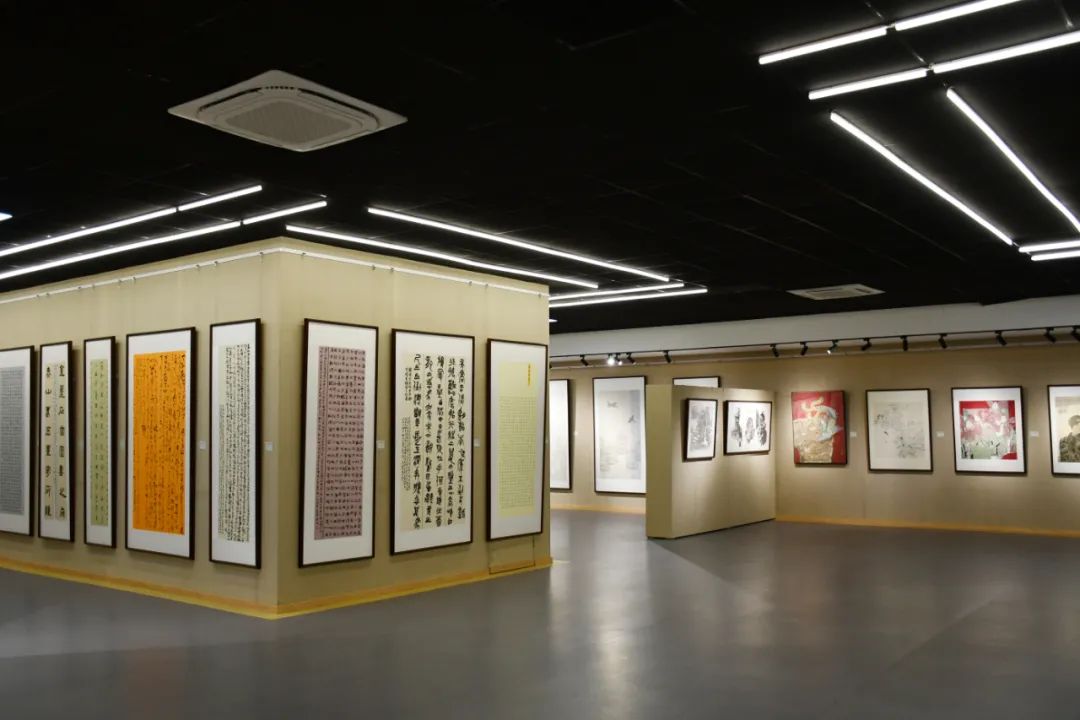 “巾帼心向党 喜迎二十大”——迈博myball首届巾帼美术书法作品展在合肥开幕(图27) 图片